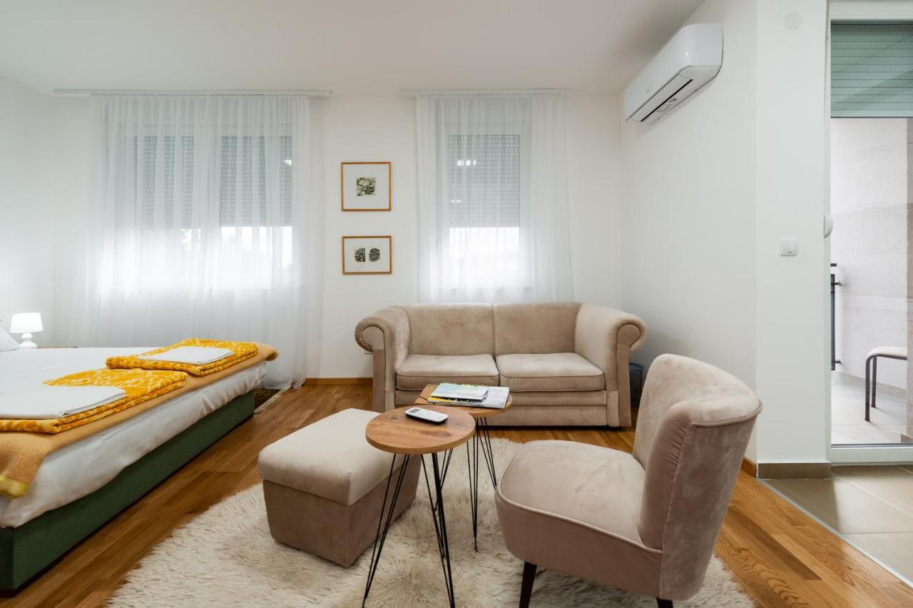 Apartman Mia ซูโบติกา ภายนอก รูปภาพ